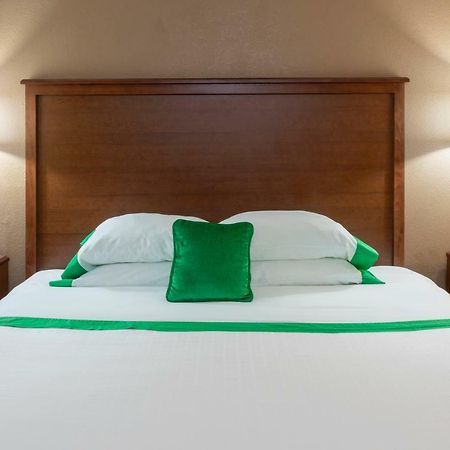Med City Inn & Suites Rochester Mayo Clinic Area מראה חיצוני תמונה