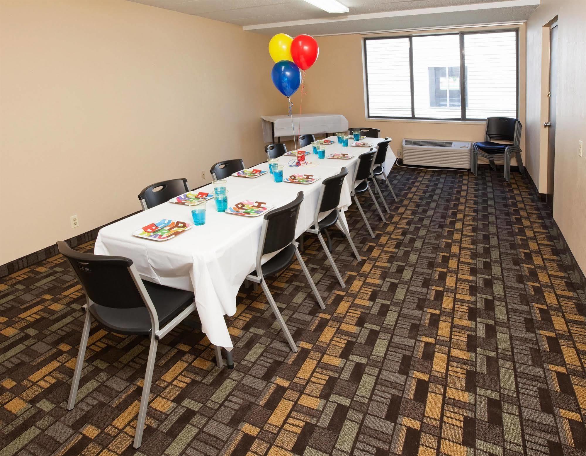 Med City Inn & Suites Rochester Mayo Clinic Area מראה חיצוני תמונה