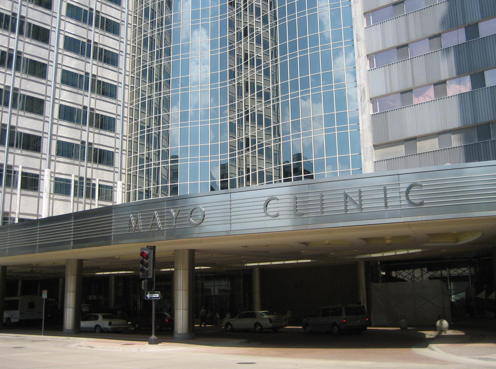 Med City Inn & Suites Rochester Mayo Clinic Area מראה חיצוני תמונה