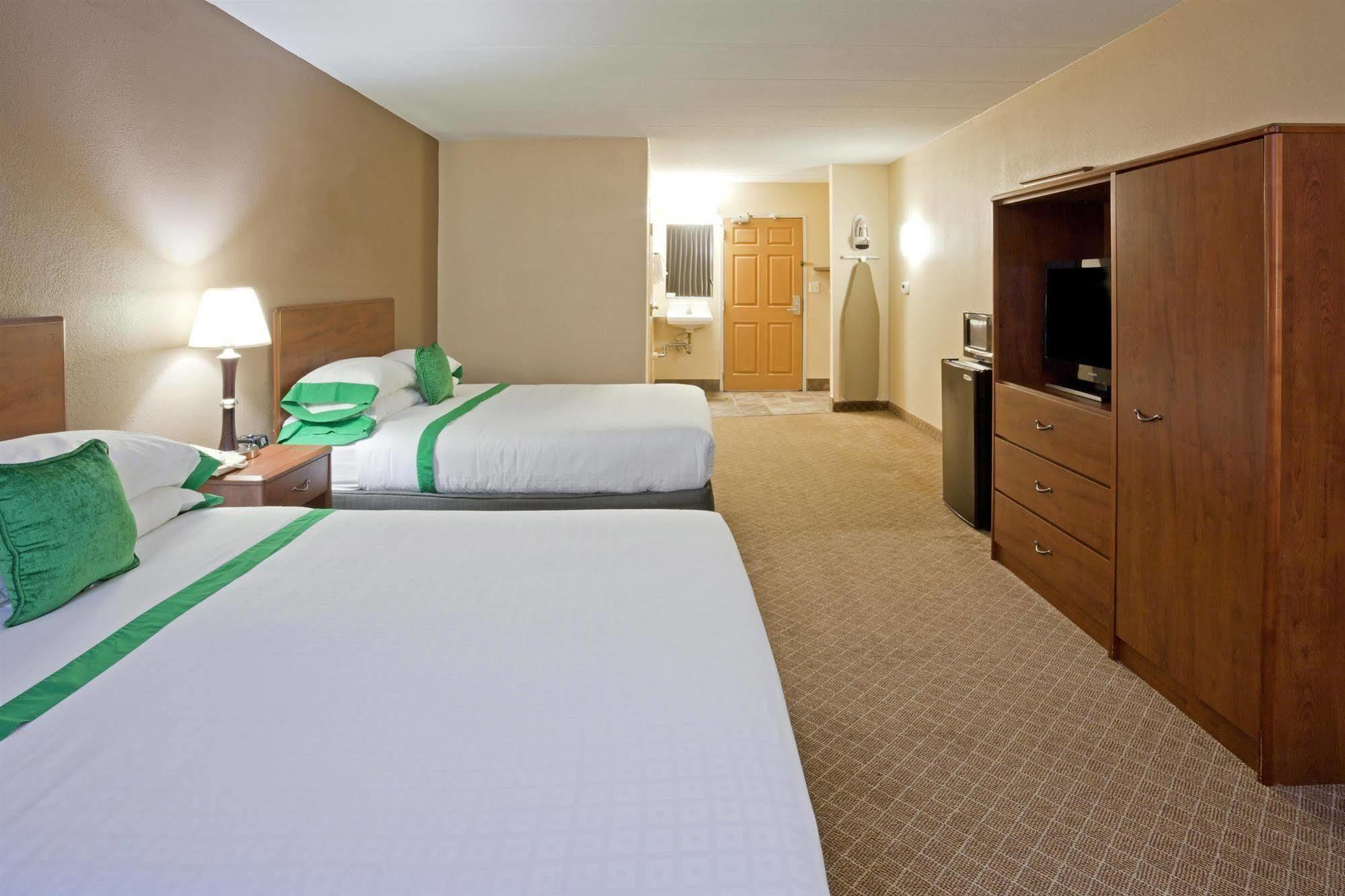 Med City Inn & Suites Rochester Mayo Clinic Area מראה חיצוני תמונה